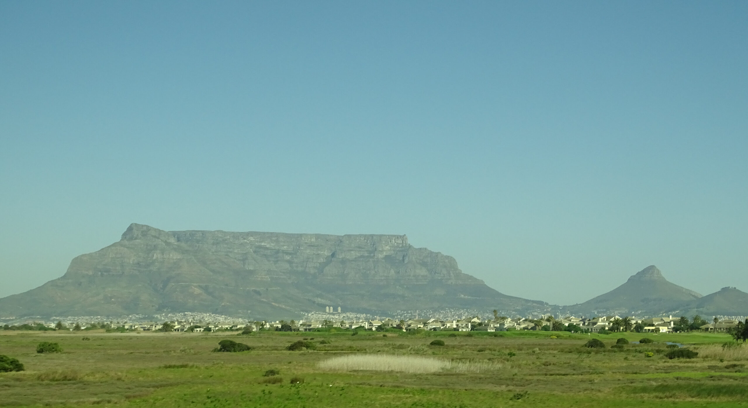 Table Mountain and the Cape Town city bowl on a clear day